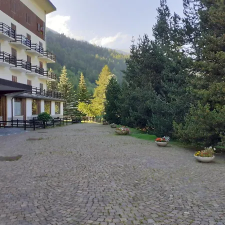 Centro Con Giardino Privato Apartment Pragelato